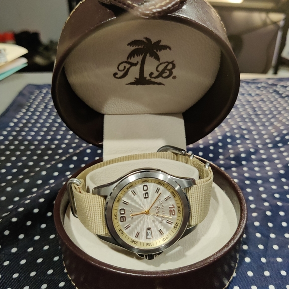 Tommy Bahama RLX1004 Woman's Safari Watch - Picture 6 of 11